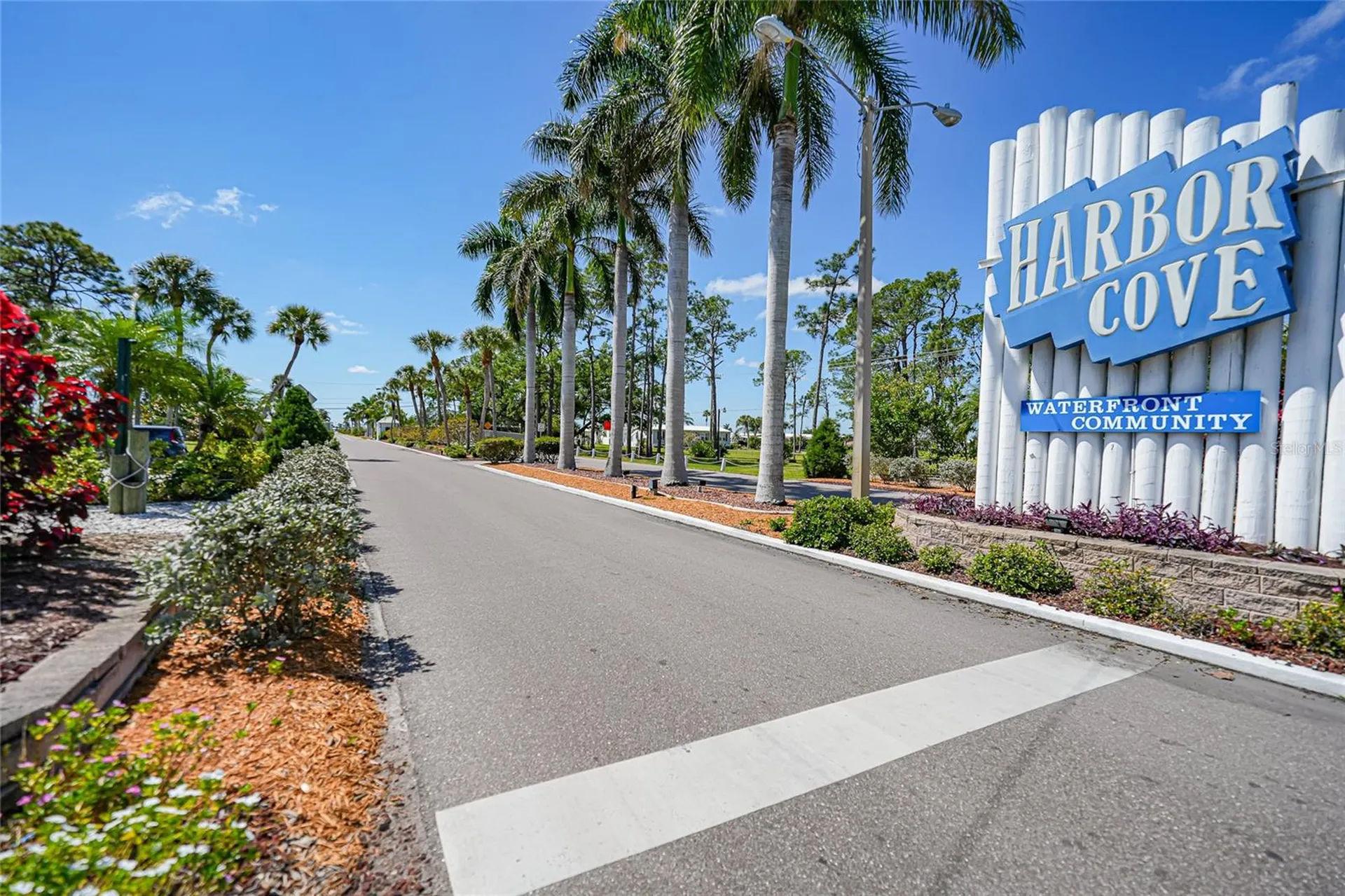554 Parkwood Avenue North Port FL 34287