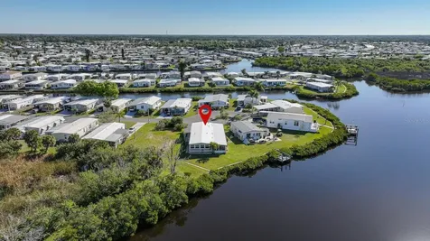 554 Parkwood Avenue North Port FL 34287
