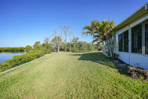 554 Parkwood Avenue North Port FL 34287