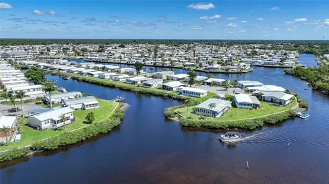 554 Parkwood Avenue North Port FL 34287