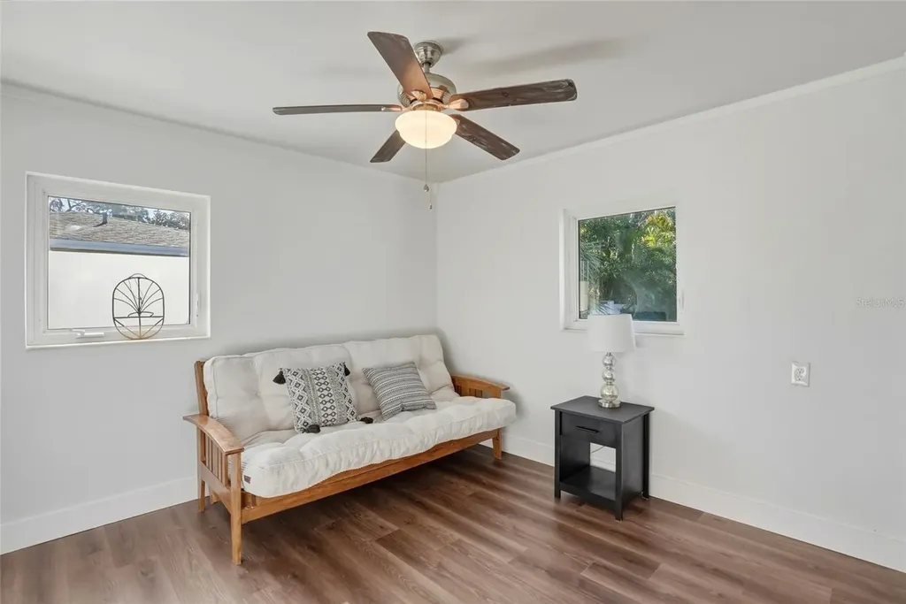 220 45th Avenue S St Petersburg FL 33705