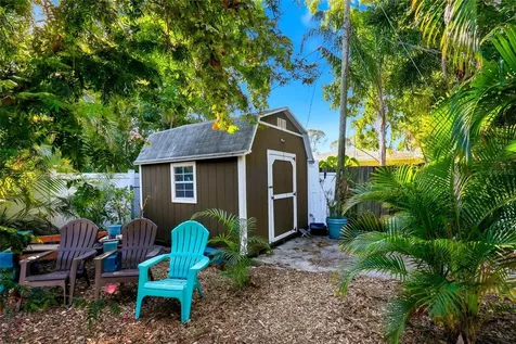 220 45th Avenue S St Petersburg FL 33705