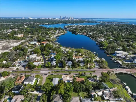 220 45th Avenue S St Petersburg FL 33705
