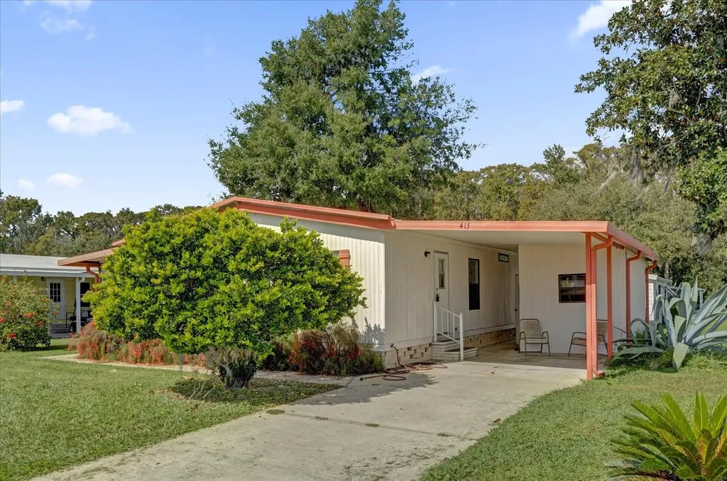 415 S Timber Trail Wildwood FL 34785