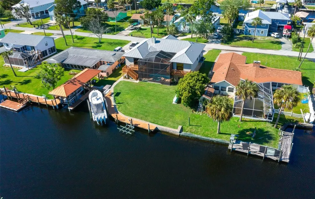 2050 NW 18th Street Crystal River FL 34428