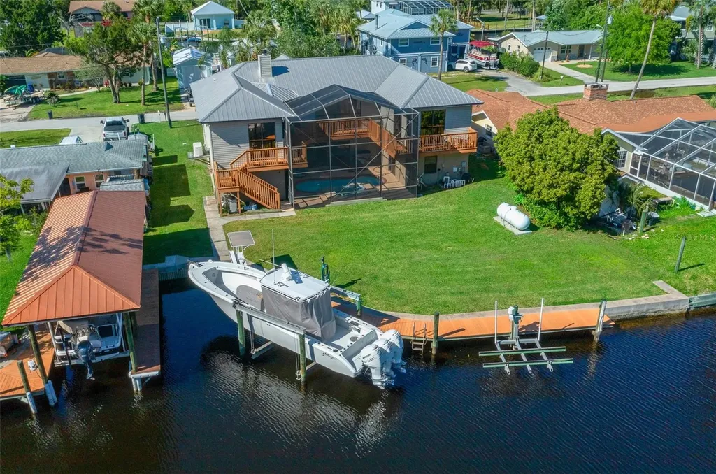 2050 NW 18th Street Crystal River FL 34428