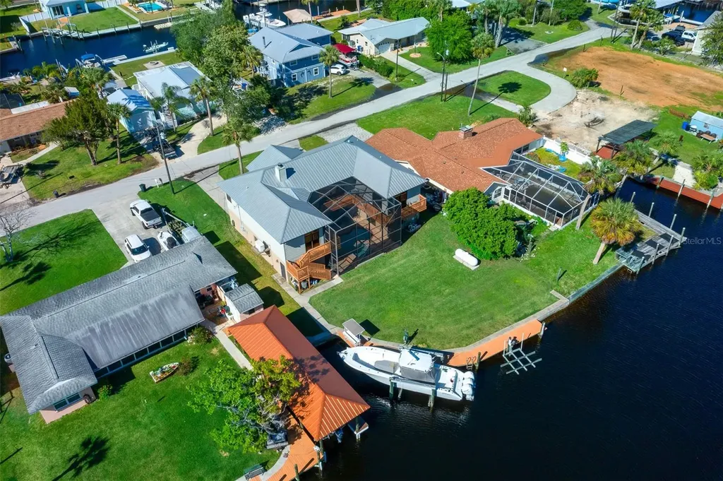 2050 NW 18th Street Crystal River FL 34428