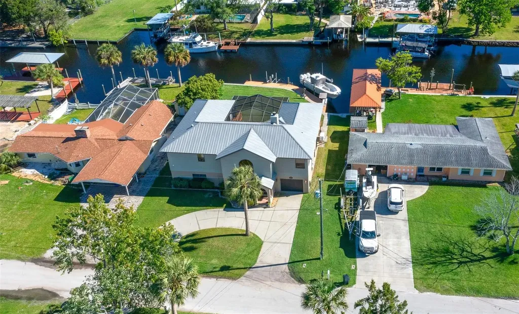 2050 NW 18th Street Crystal River FL 34428