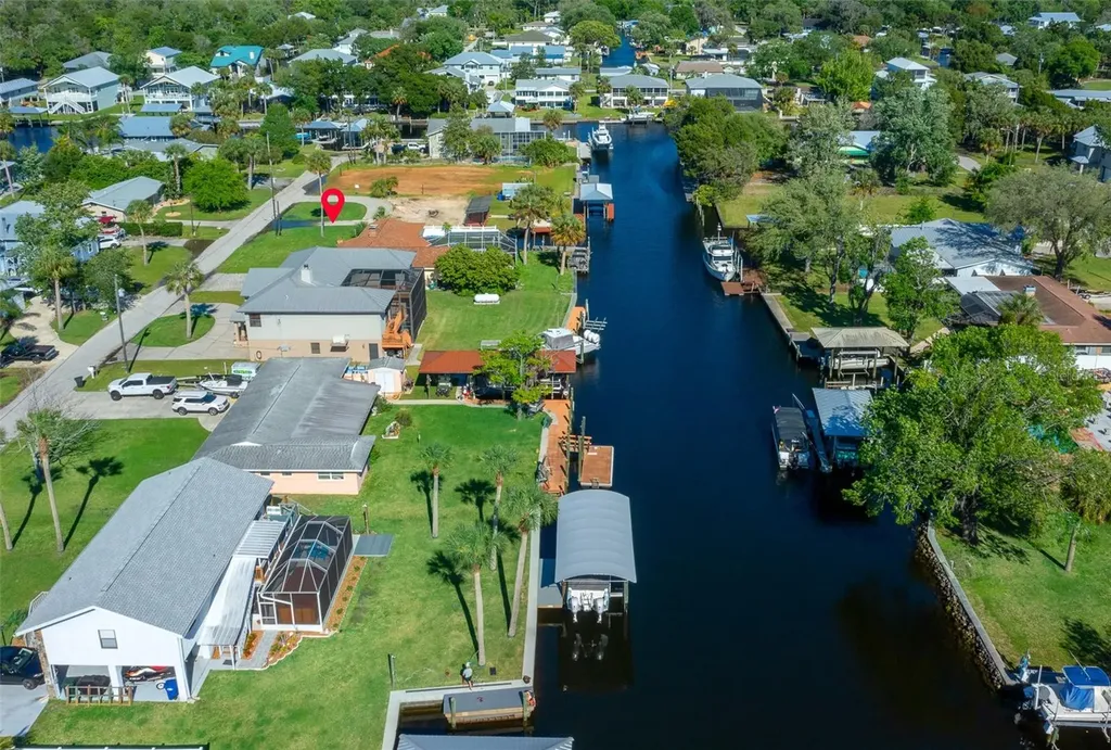 2050 NW 18th Street Crystal River FL 34428