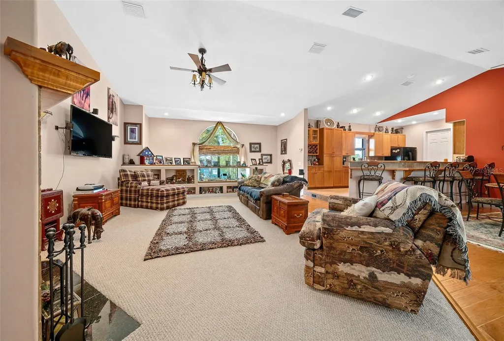 2050 NW 18th Street Crystal River FL 34428