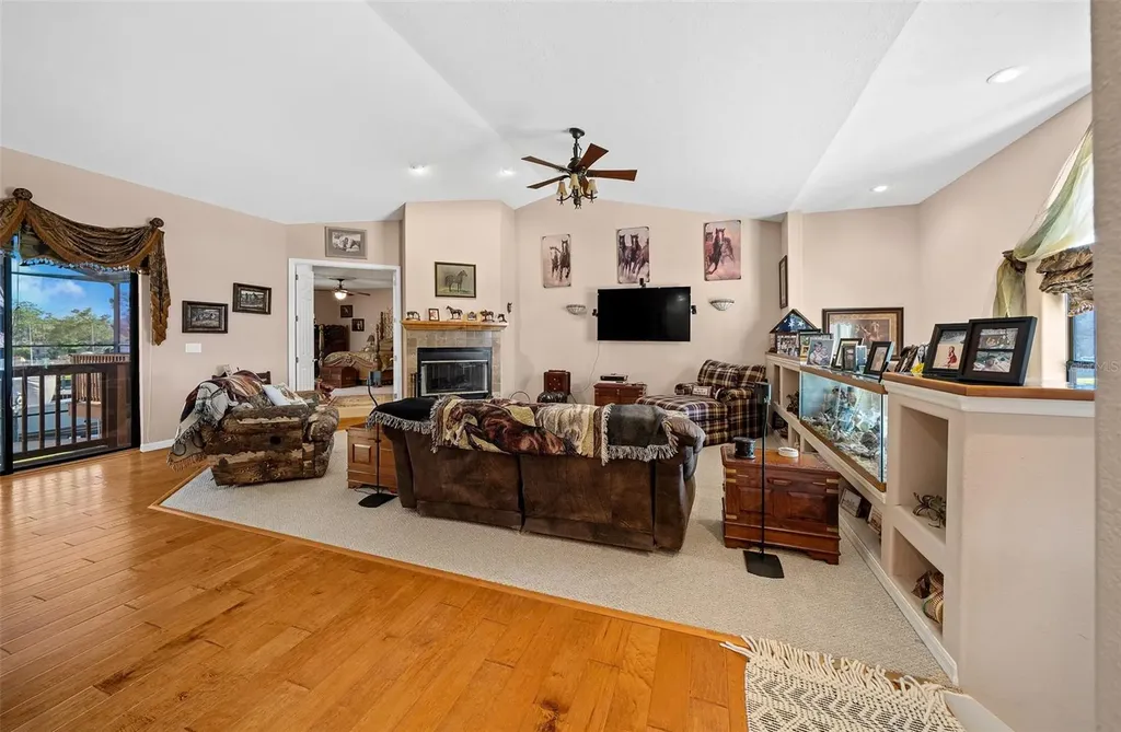 2050 NW 18th Street Crystal River FL 34428