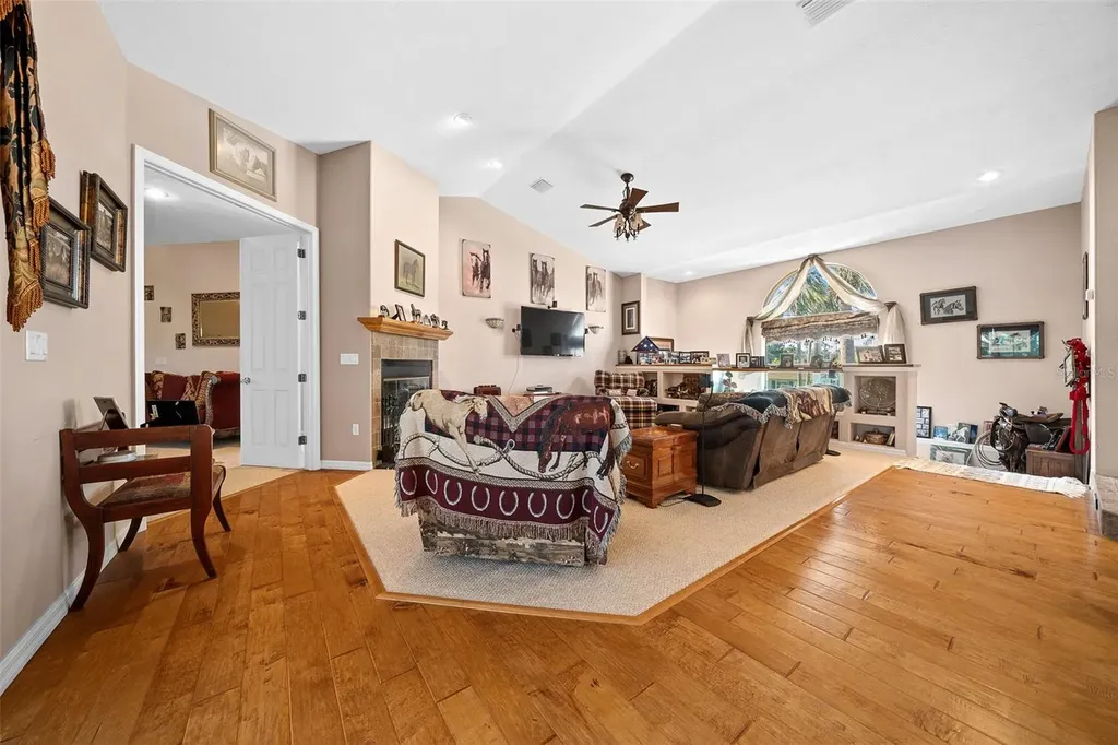 2050 NW 18th Street Crystal River FL 34428