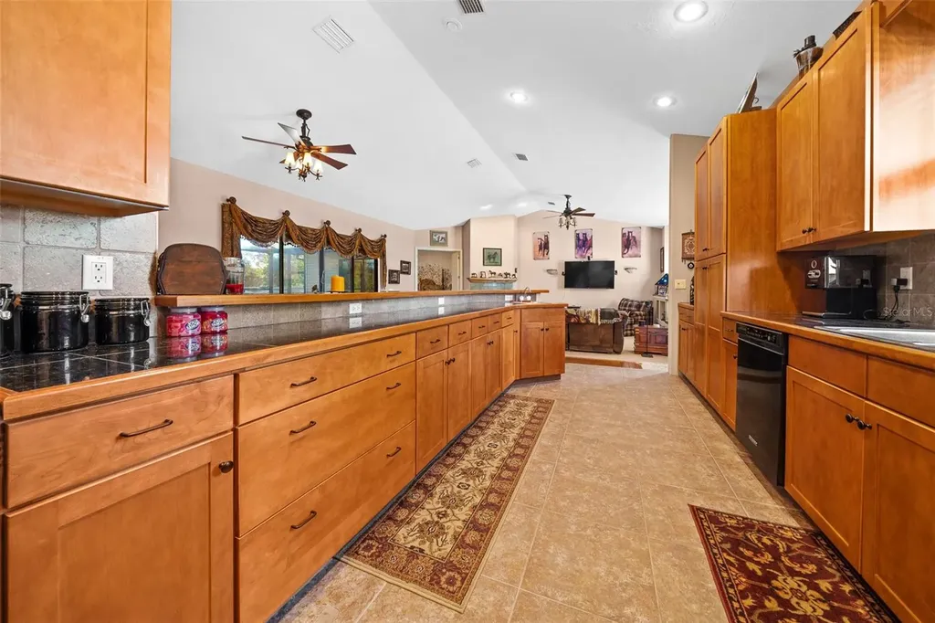 2050 NW 18th Street Crystal River FL 34428