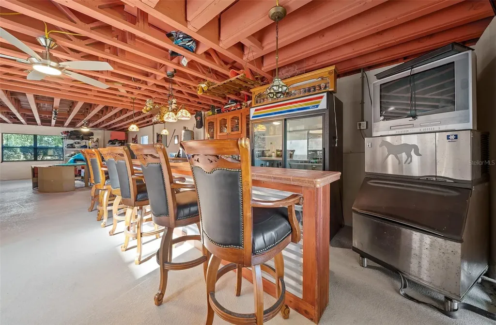 2050 NW 18th Street Crystal River FL 34428