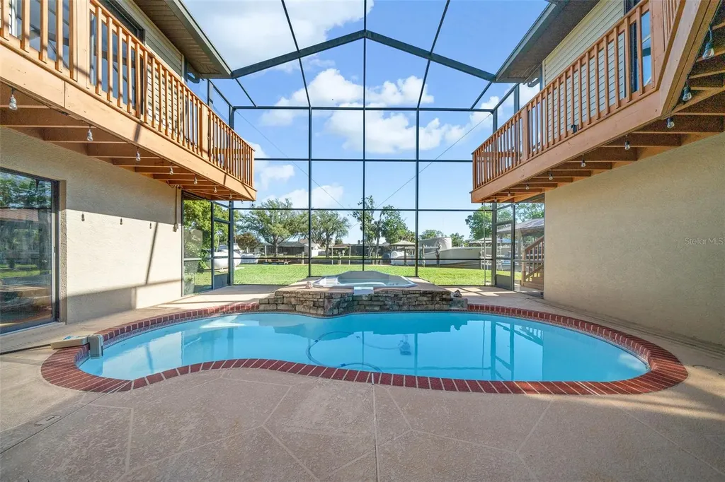 2050 NW 18th Street Crystal River FL 34428
