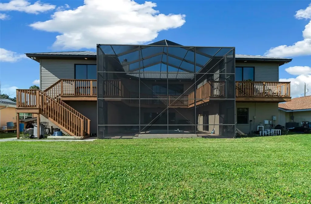 2050 NW 18th Street Crystal River FL 34428
