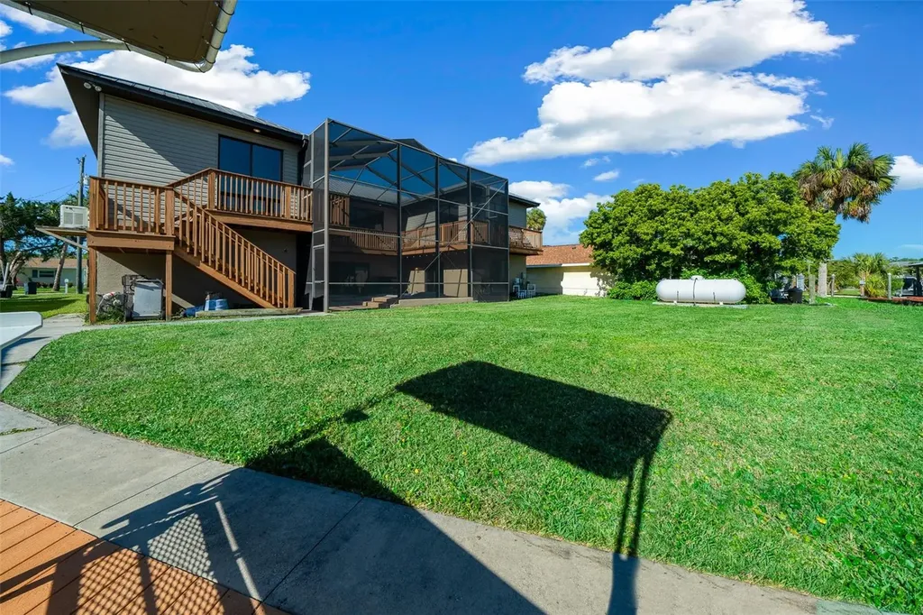 2050 NW 18th Street Crystal River FL 34428