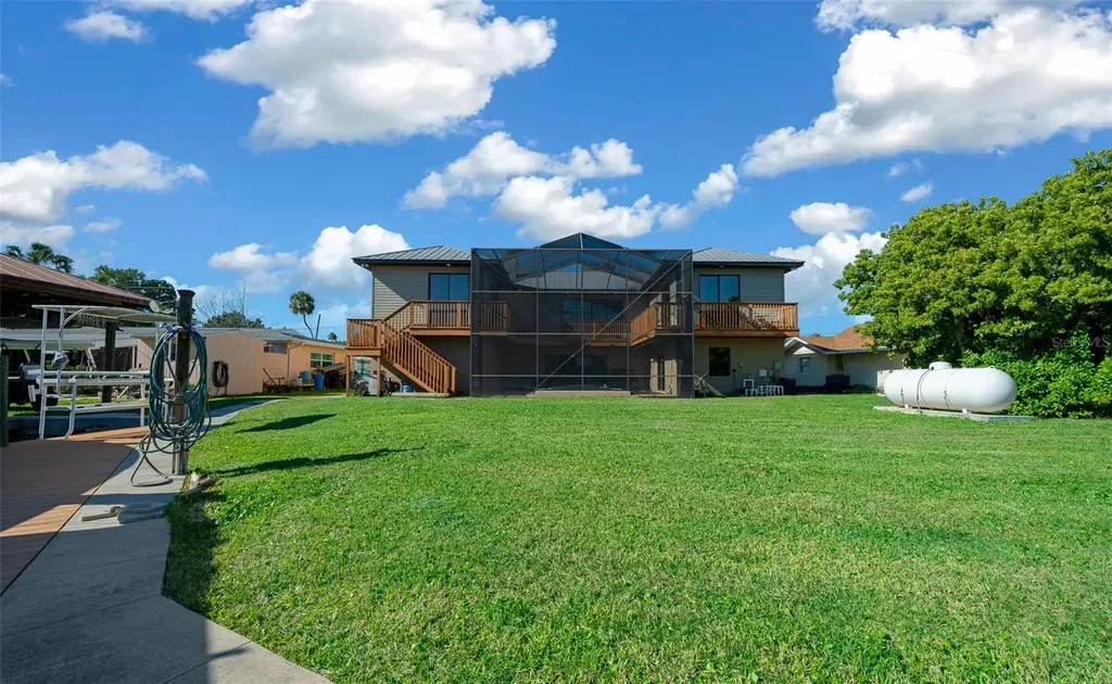 2050 NW 18th Street Crystal River FL 34428
