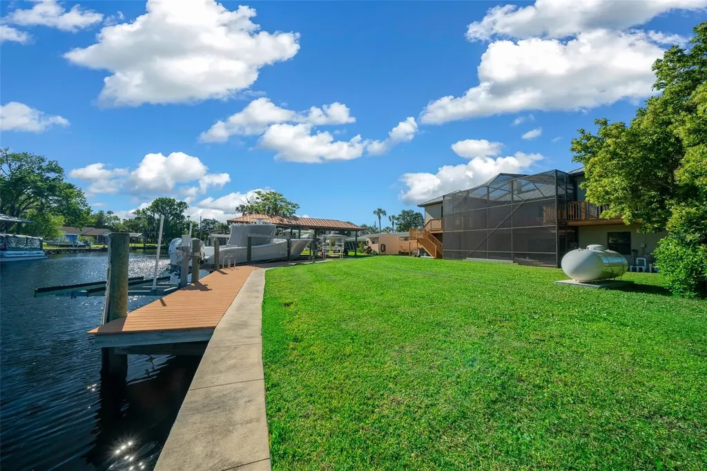 2050 NW 18th Street Crystal River FL 34428