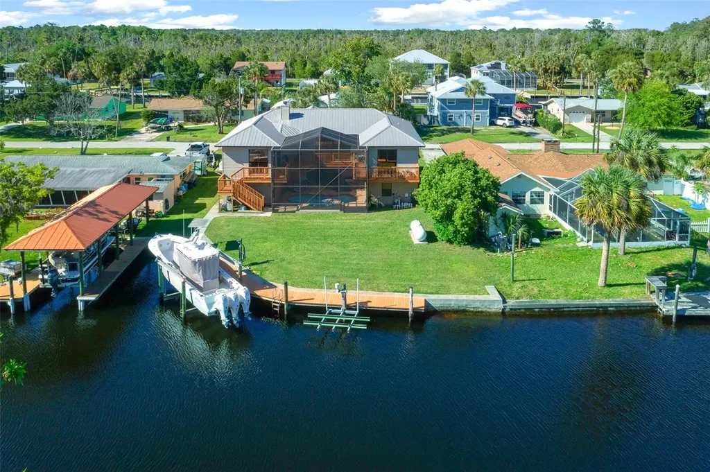2050 NW 18th Street Crystal River FL 34428
