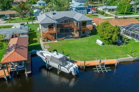 2050 NW 18th Street Crystal River FL 34428