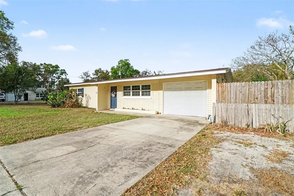 2300 Lake Road Fern Park FL 32730