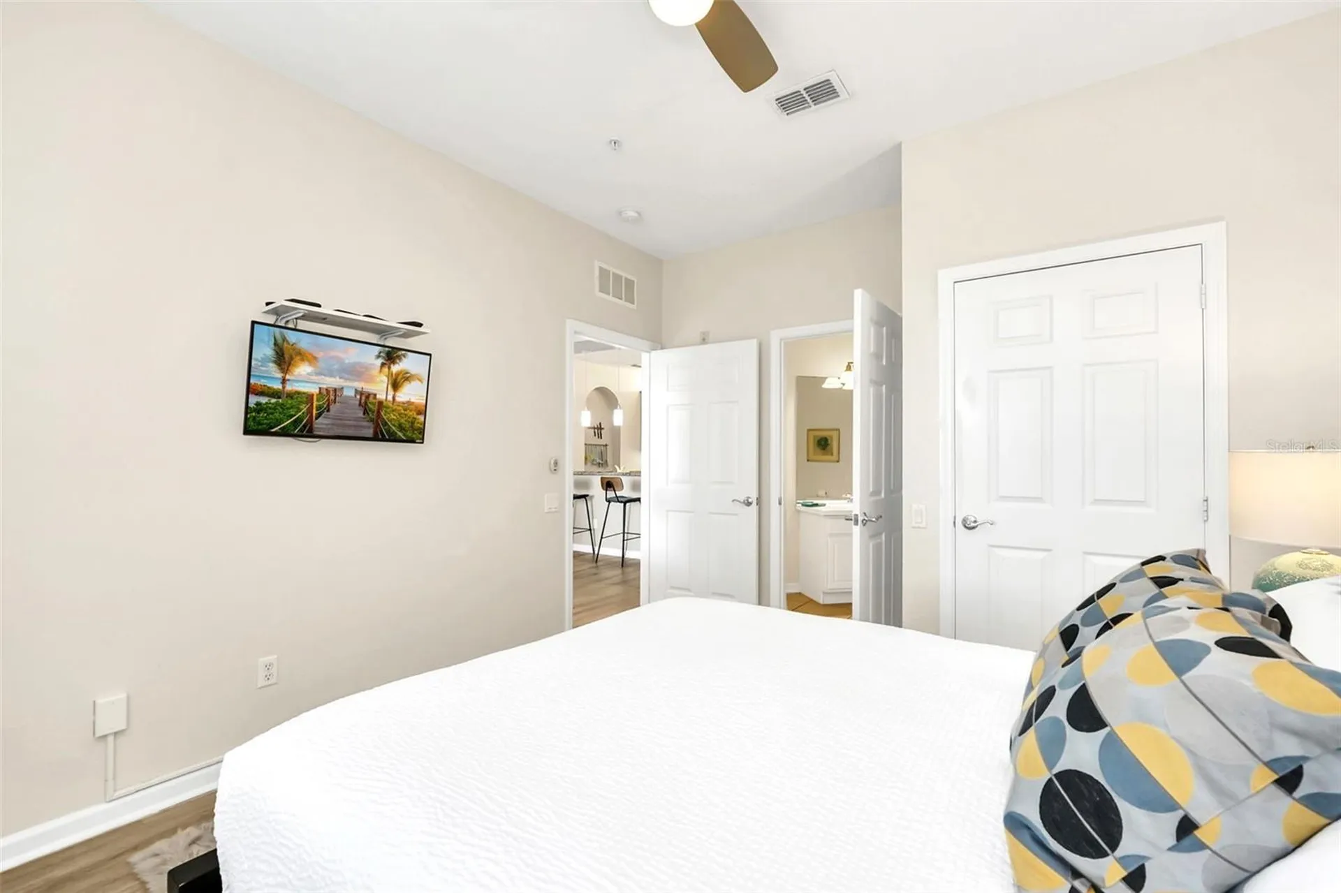 4862 Cayview Avenue Orlando FL 32819