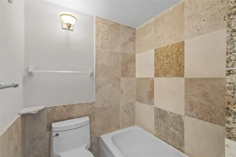 829 1st Street S Jacksonville Beach FL 32250
