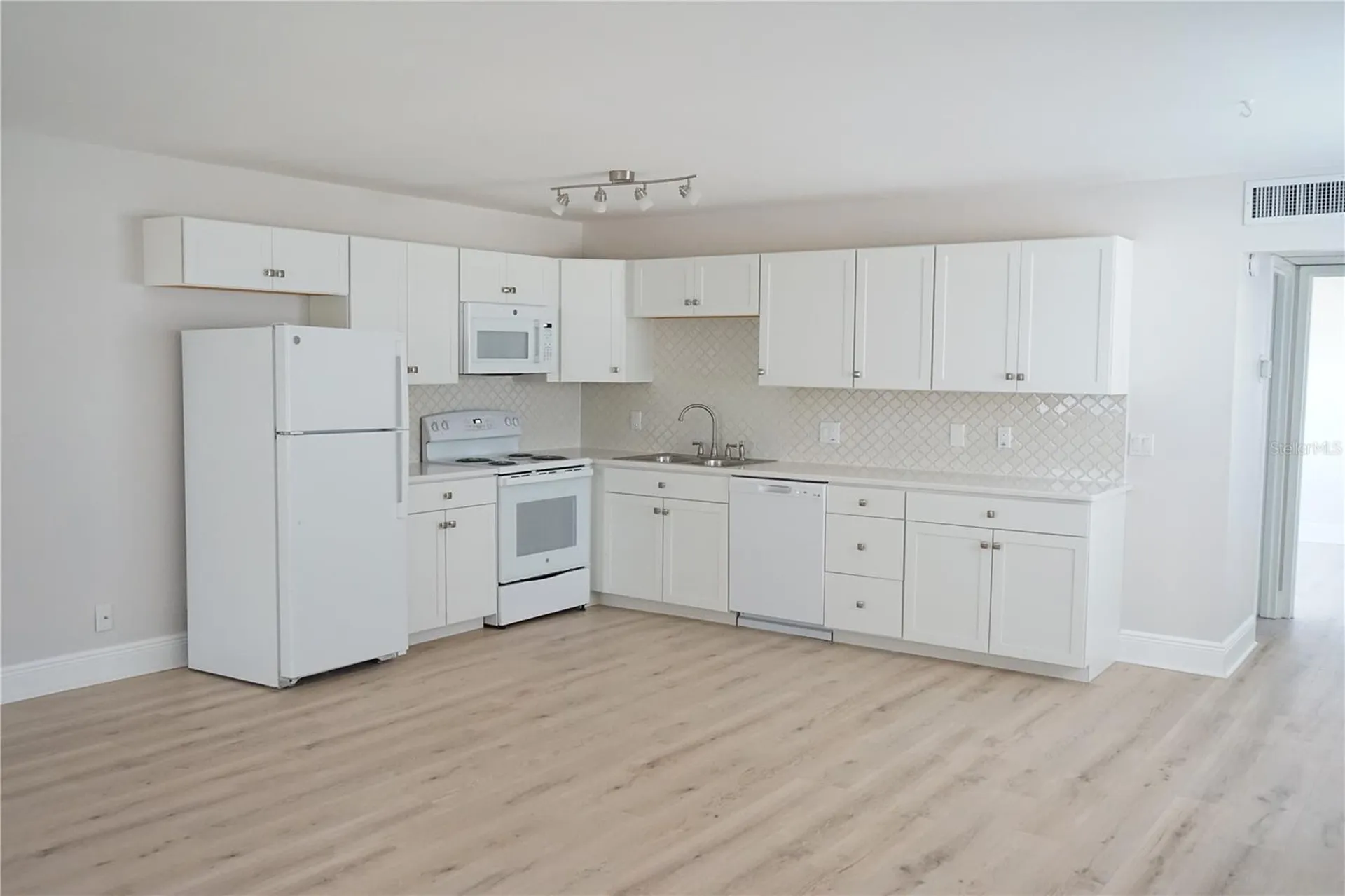 1802 Bedford Terrace Sun City Center FL 33573