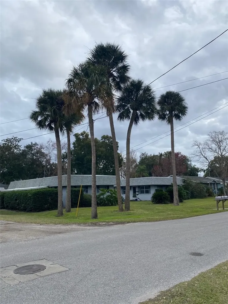 822 N New Hampshire Avenue Tavares FL 32778
