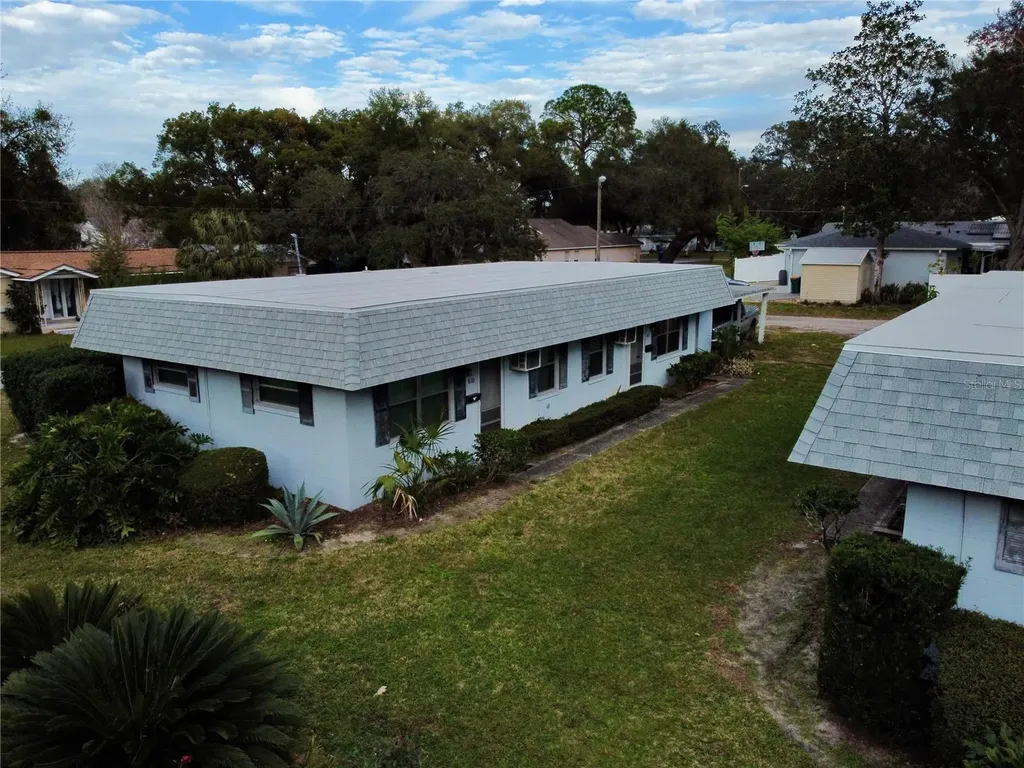 822 N New Hampshire Avenue Tavares FL 32778