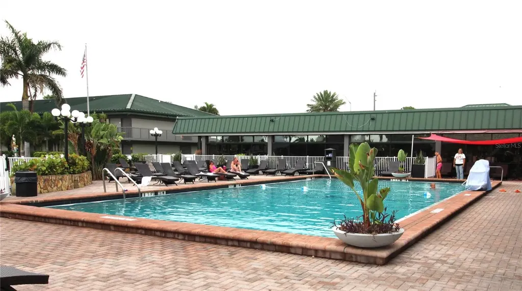 7150 N Tamiami Trail Sarasota FL 34243