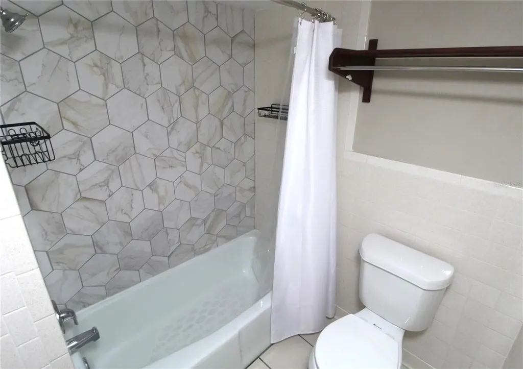 7150 N Tamiami Trail Sarasota FL 34243