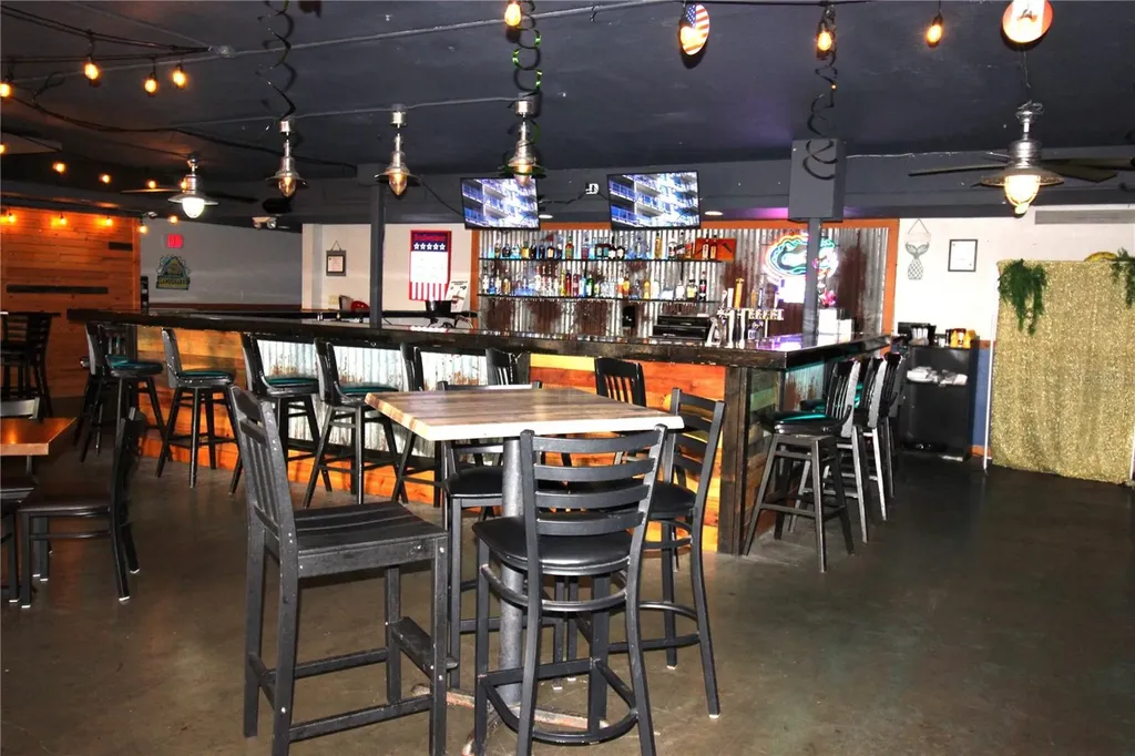 7150 N Tamiami Trail Sarasota FL 34243