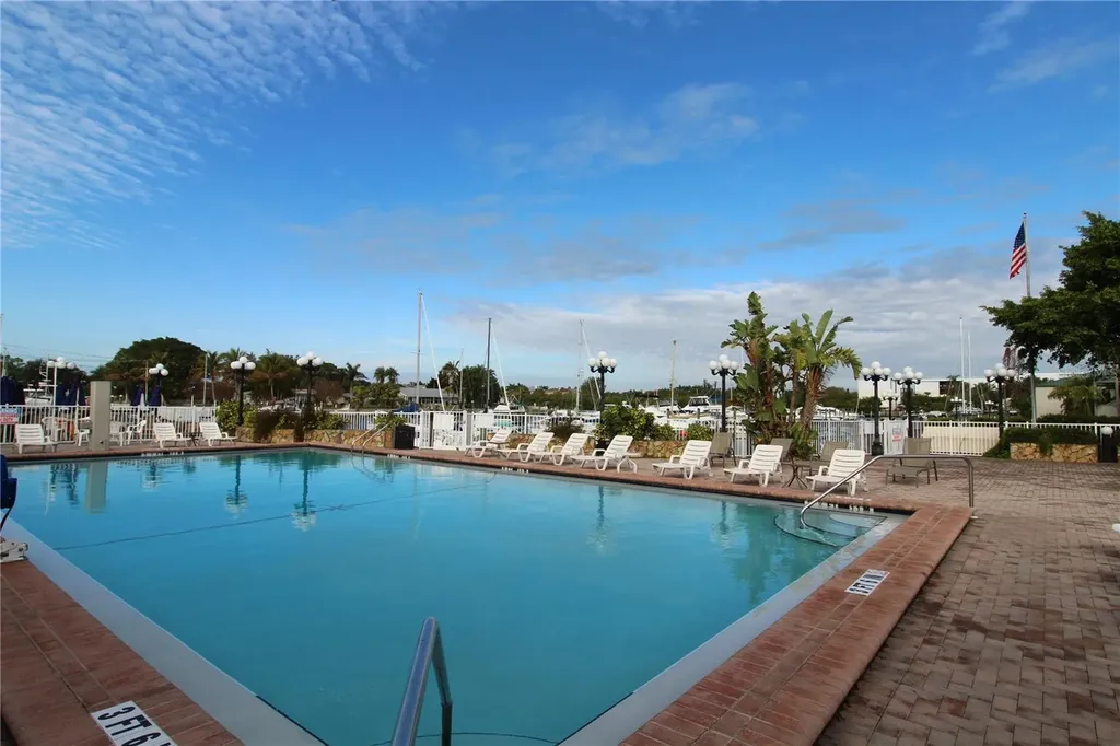 7150 N Tamiami Trail Sarasota FL 34243