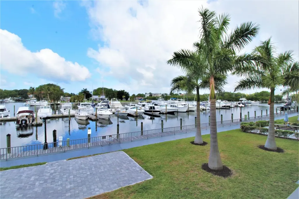 7150 N Tamiami Trail Sarasota FL 34243