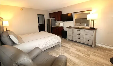 7150 N Tamiami Trail Sarasota FL 34243