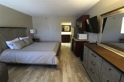 7150 N Tamiami Trail Sarasota FL 34243