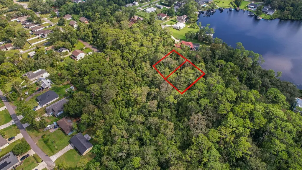 W 5th Street Chuluota FL 32766