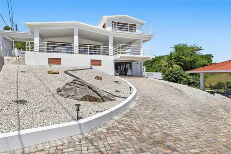 94 El Cocal Country And Beach Club Yabucoa PR 00767