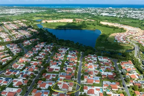 121 Caminos De Los Lotos Sabanera Dorado PR 00646
