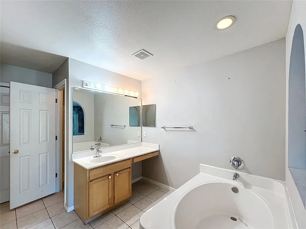 12803 Lake Vista Drive Gibsonton FL 33534