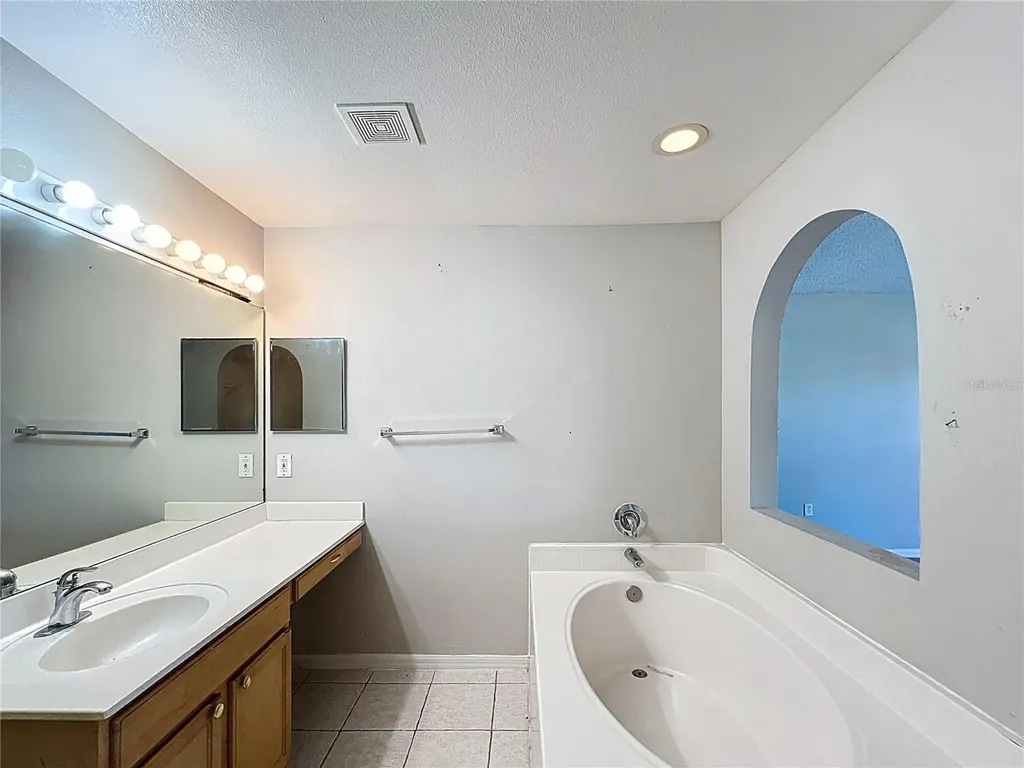 12803 Lake Vista Drive Gibsonton FL 33534
