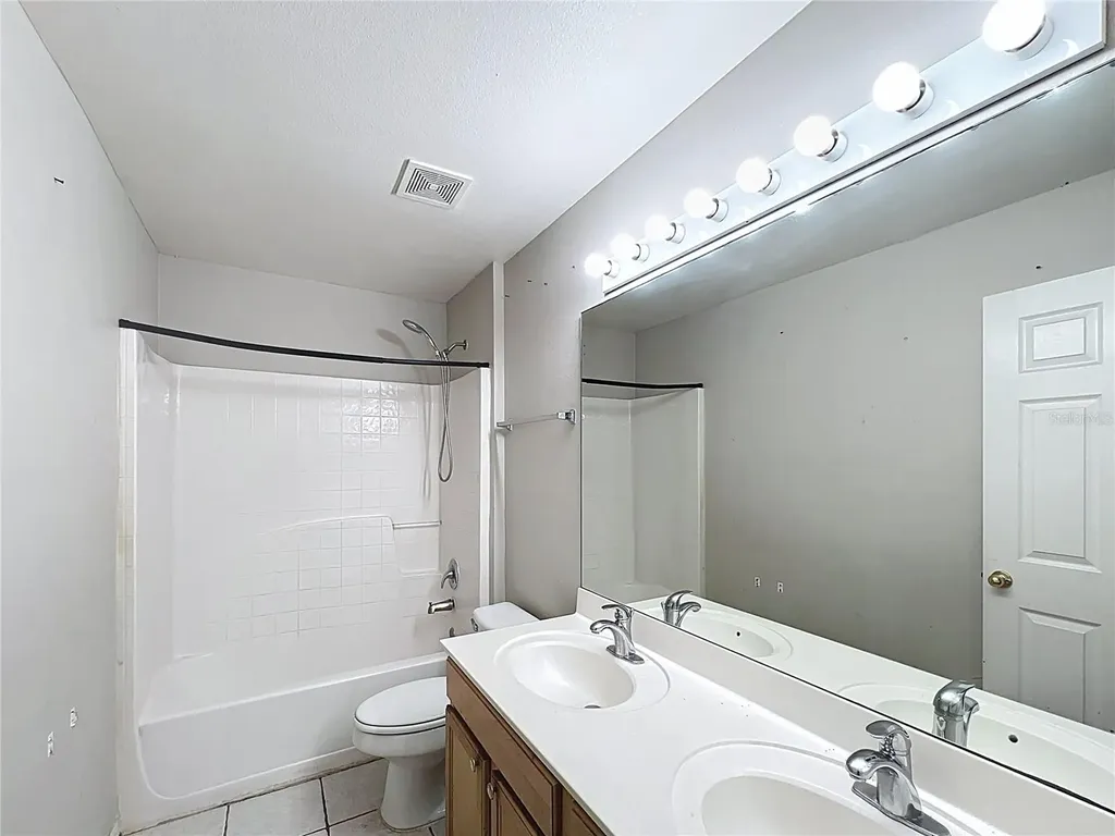 12803 Lake Vista Drive Gibsonton FL 33534