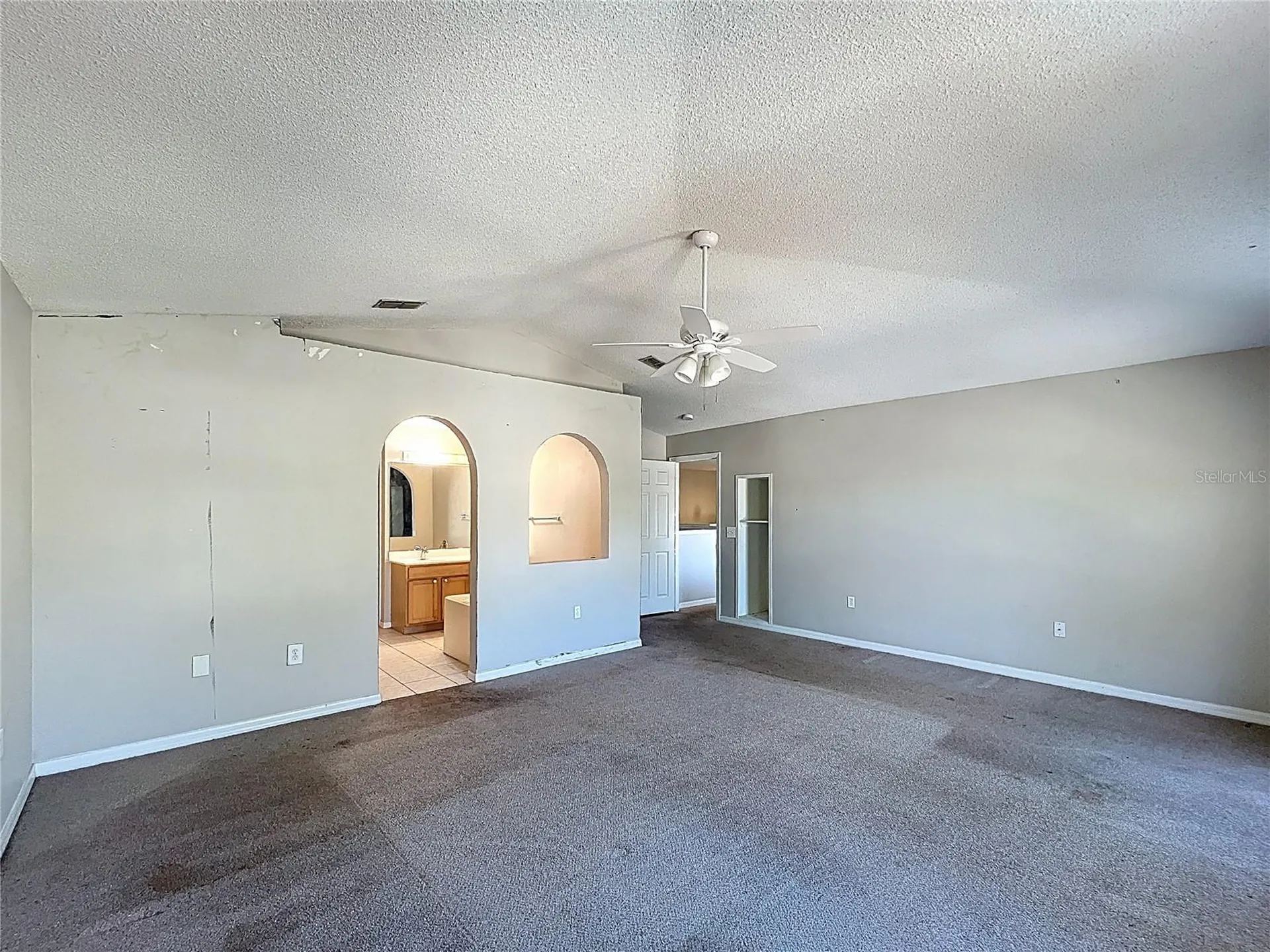 12803 Lake Vista Drive Gibsonton FL 33534