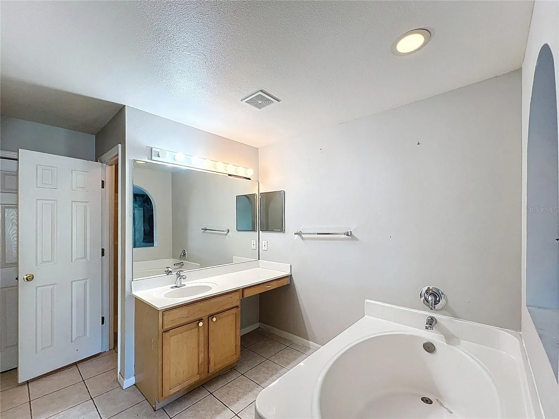 12803 Lake Vista Drive Gibsonton FL 33534