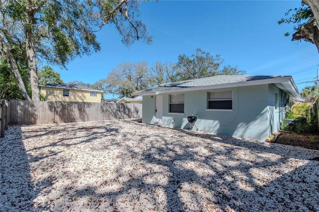 1332/1334 Tioga Avenue Clearwater FL 33756