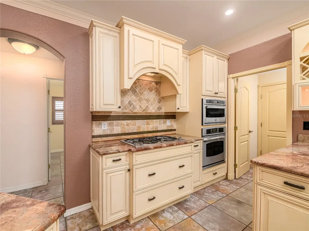 7218 Yardley Way Tampa FL 33647