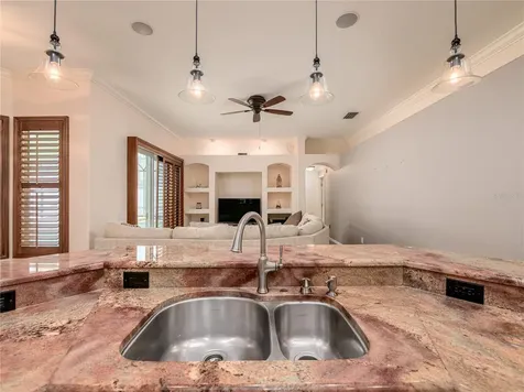 7218 Yardley Way Tampa FL 33647