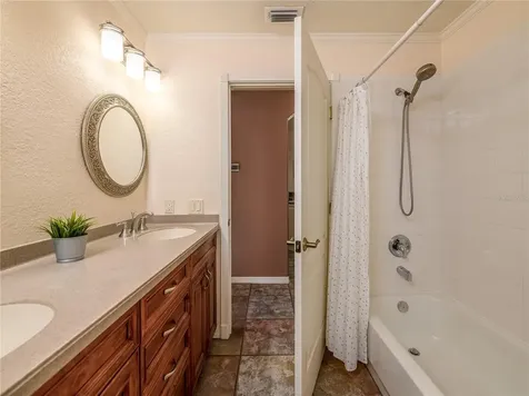 7218 Yardley Way Tampa FL 33647
